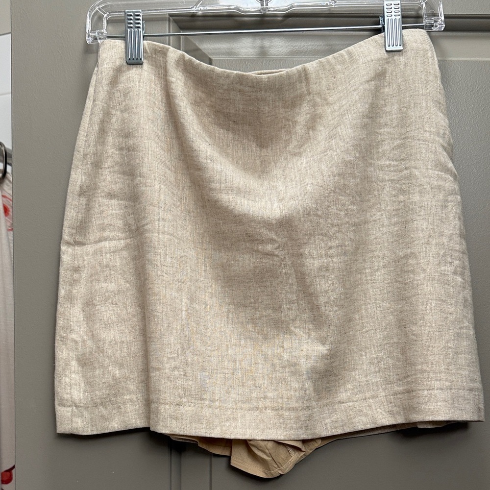 Abercrombie & Fitch Cream Mini Skirt